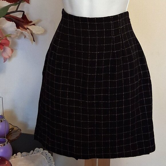 Preowned Lino Catalano White Line Black 100% Wool Mini Lined Skirt 8 - Picture 4 of 7